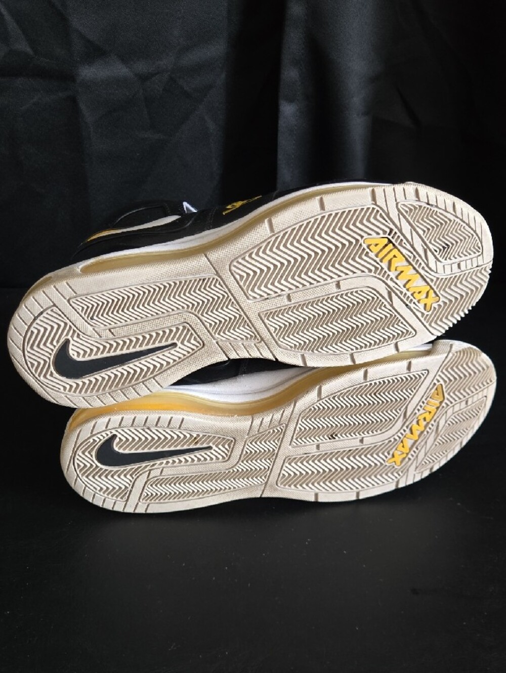 Rare Nike Air Max Elite Men’s High-Top Athletic Shoes - Black/White/Gold - Picture 8 of 10